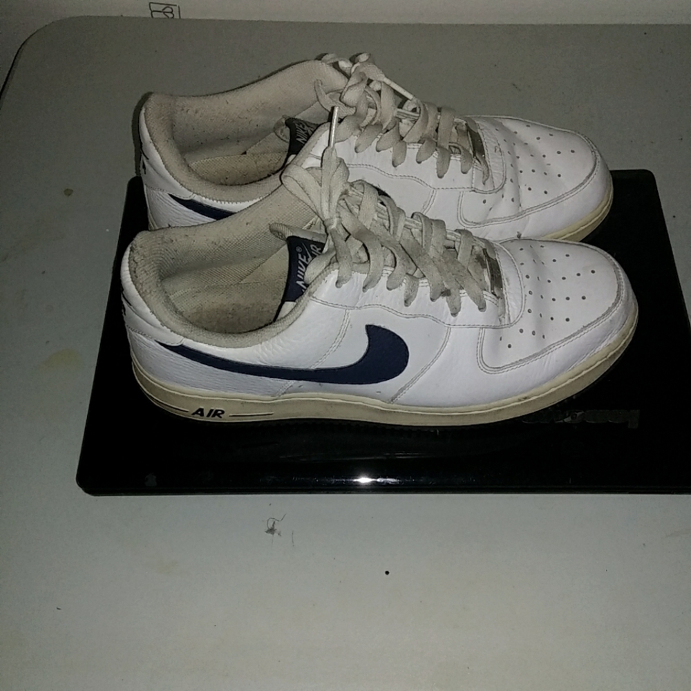 White Nike Air Force Ones 10.5